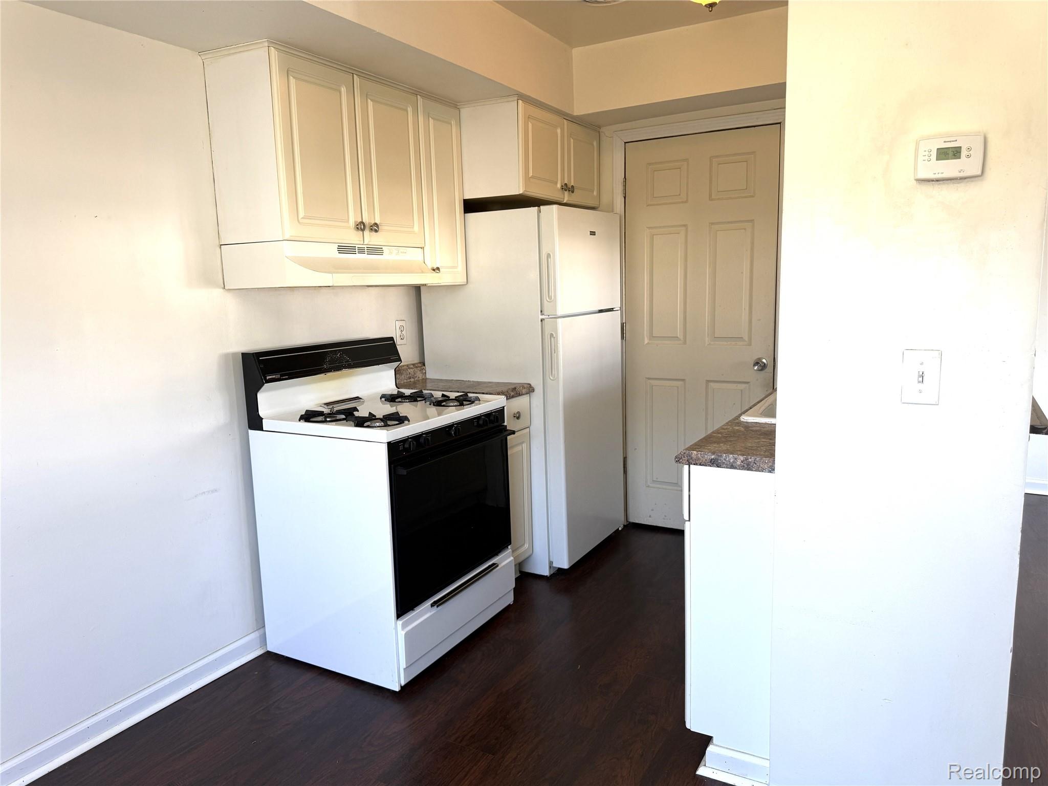 28404 Longmeadow Lane