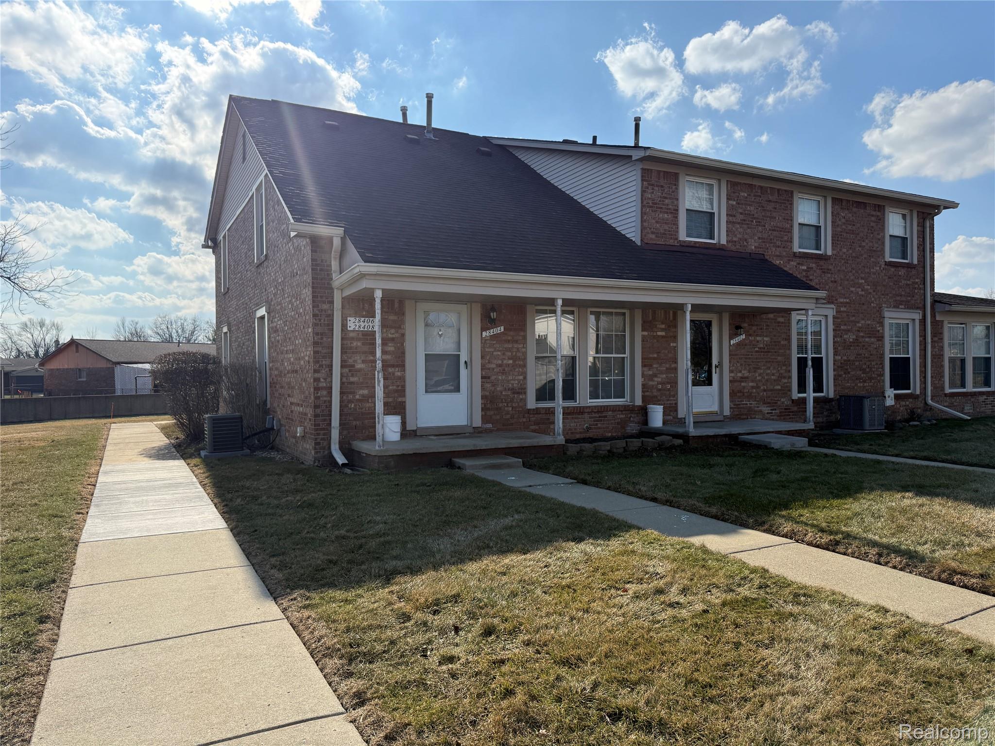 28404 Longmeadow Lane