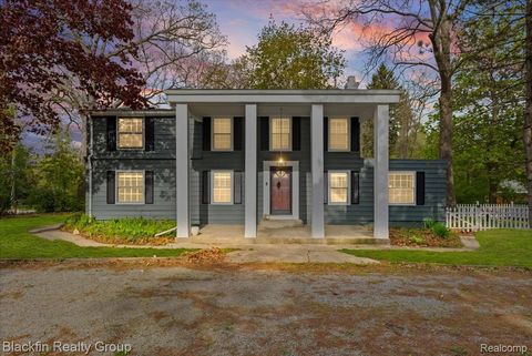 Photo of 1415 John R Road, Rochester Hills City, MI 48307 (MLS # 20261035940)