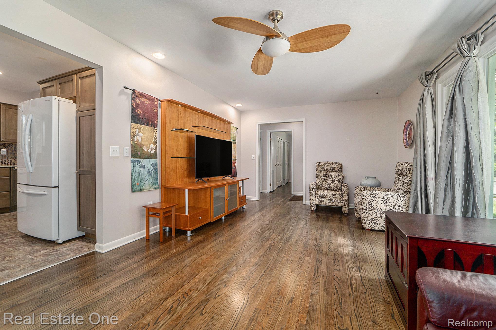 2785 Hillcrest