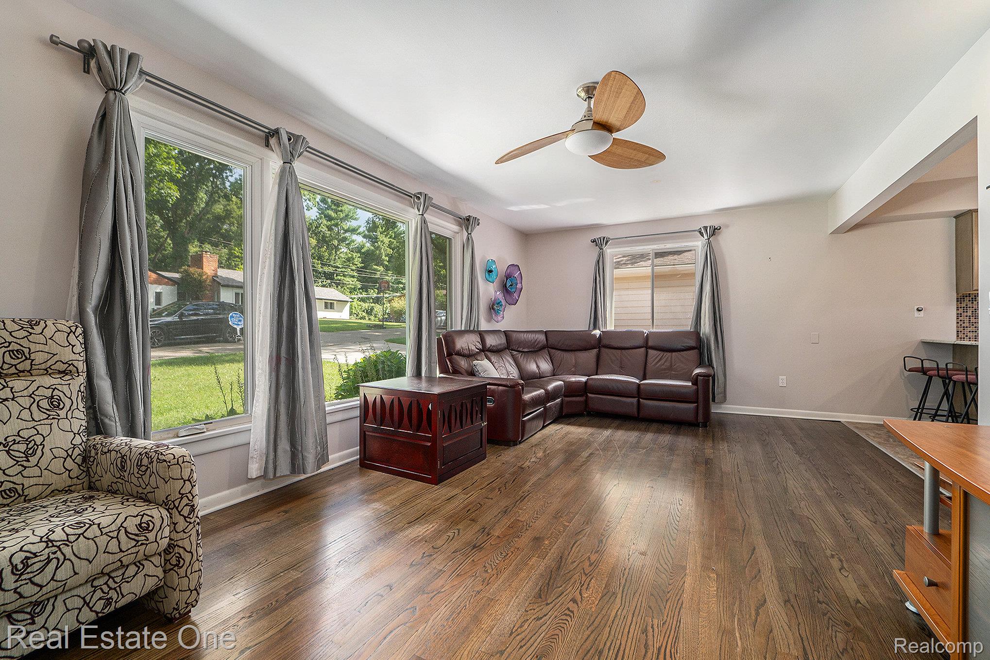 2785 Hillcrest