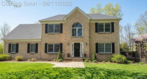 30261 Green Acres Farmington Hills City MI 48334