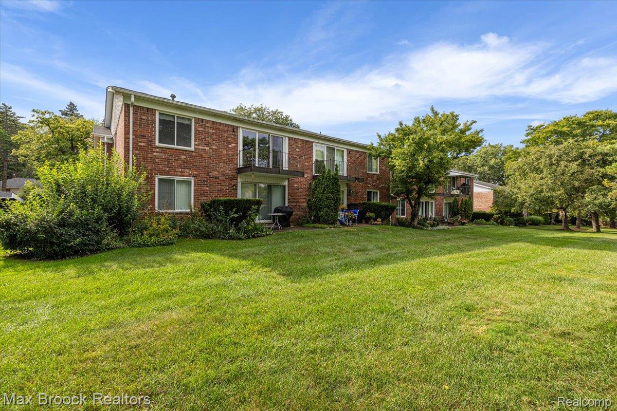 2383 Mulberry Square 72