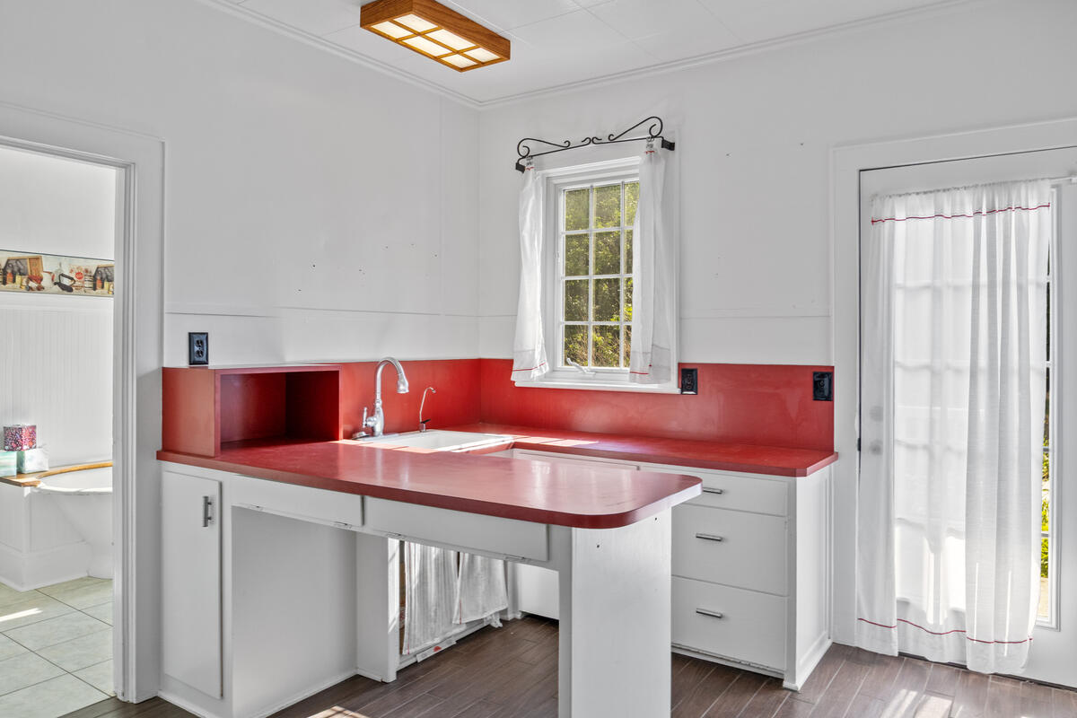 355 Quarterline Street