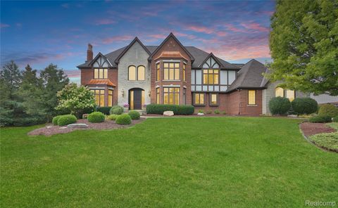 5826 Murfield Drive Rochester City MI 48306