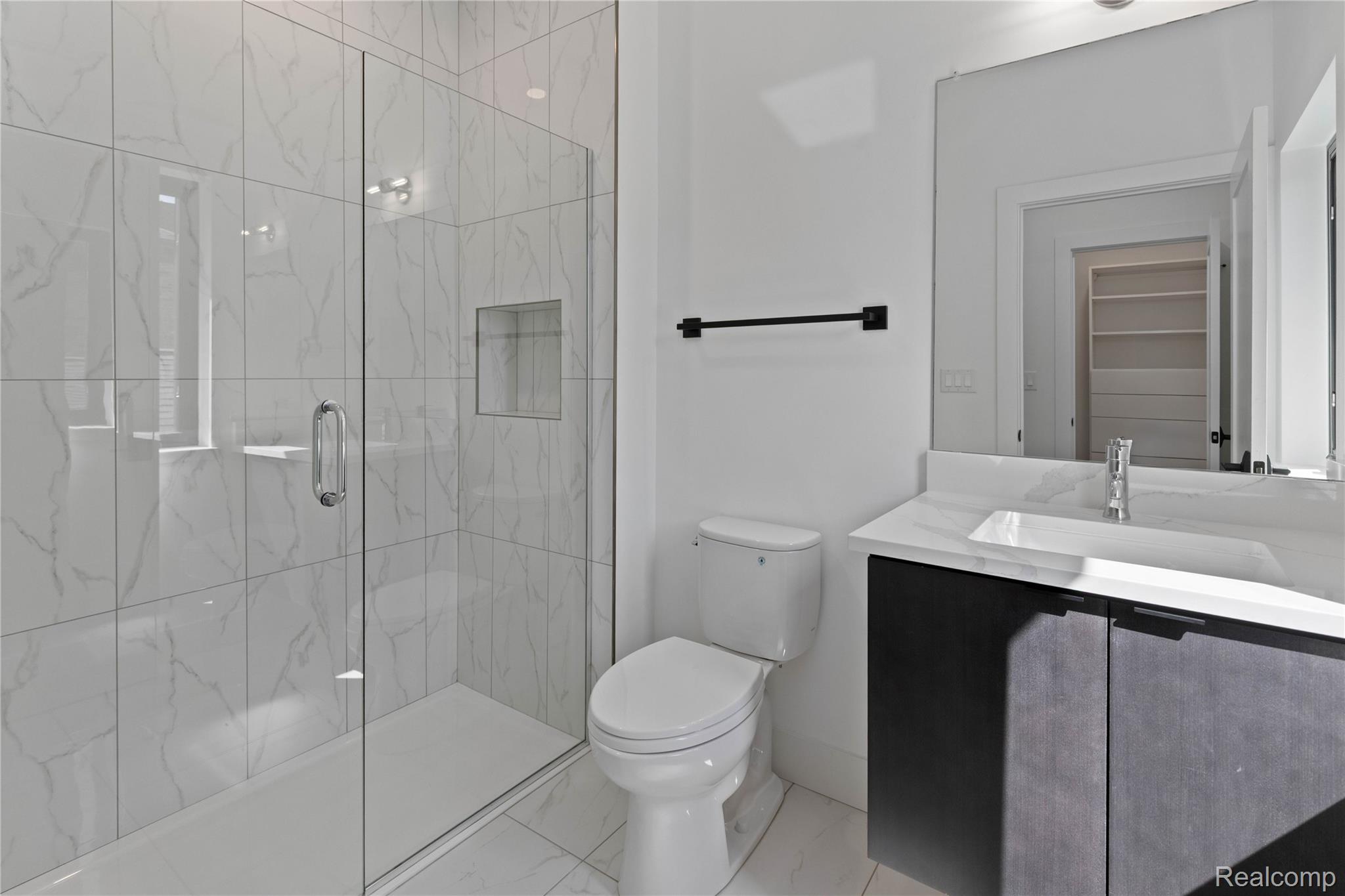 Detroit City, Michigan 48208, United States, 2 Bedrooms Bedrooms, ,2 BathroomsBathrooms,Residential,Active,163177