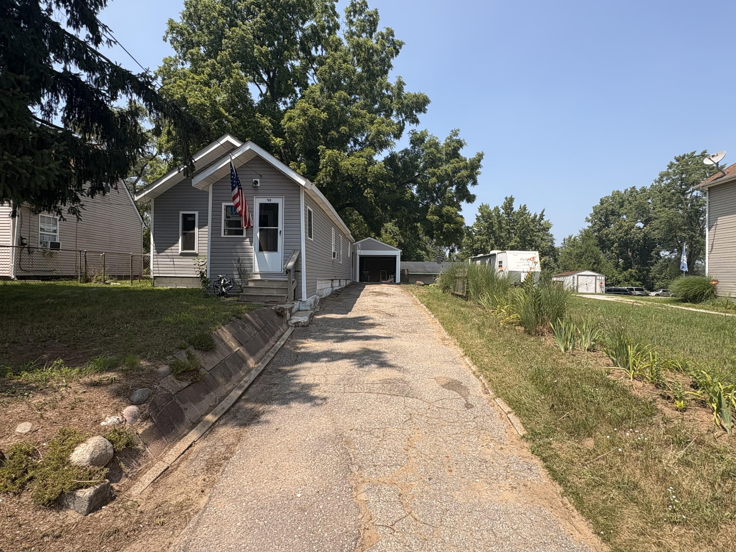 709 Kinney Road