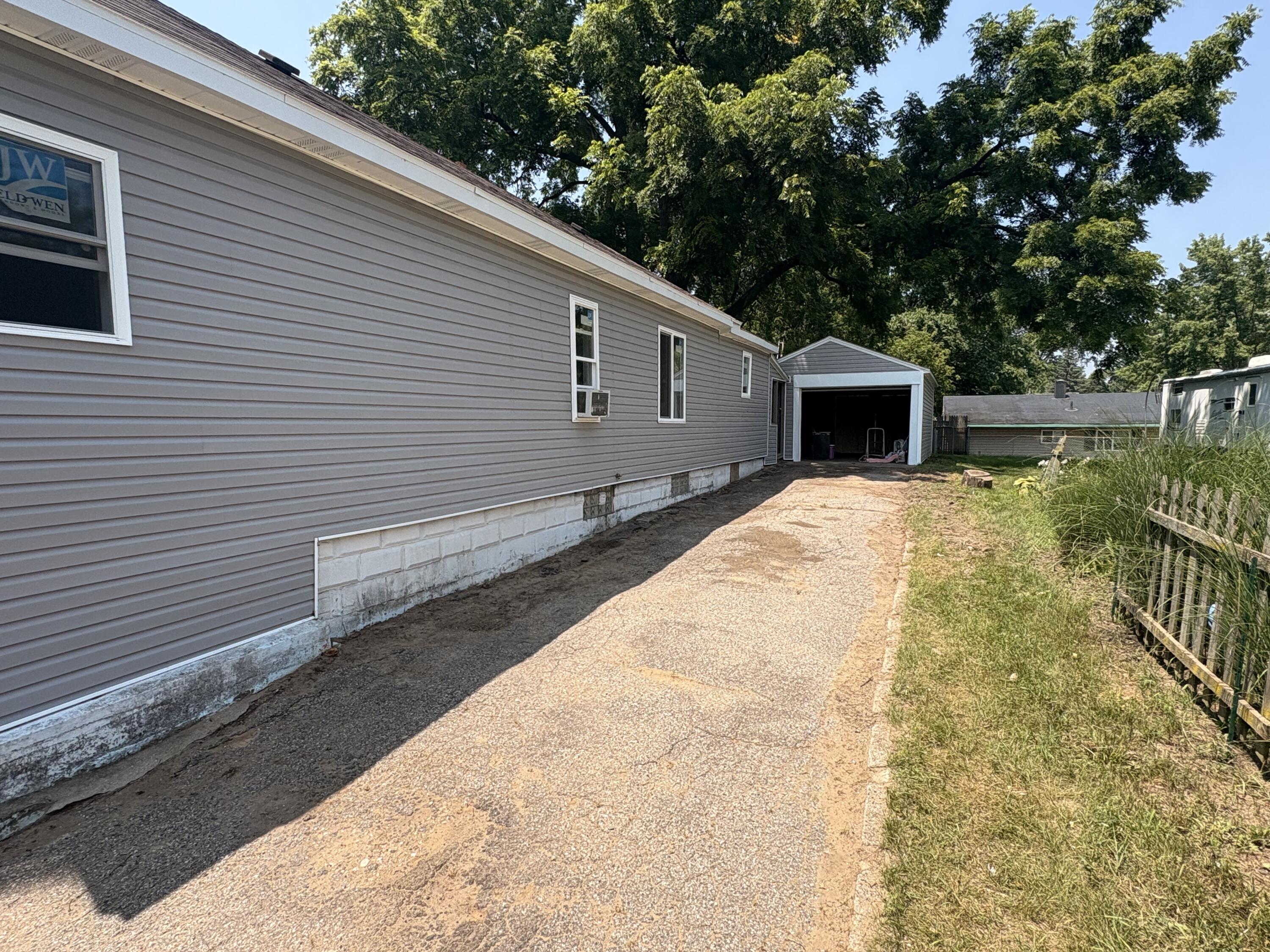 709 Kinney Road