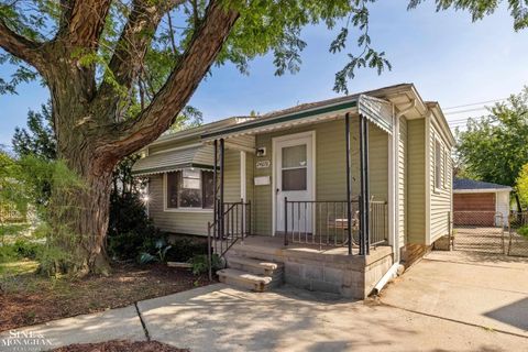 24676 Lambrecht Street Eastpointe City MI 48021