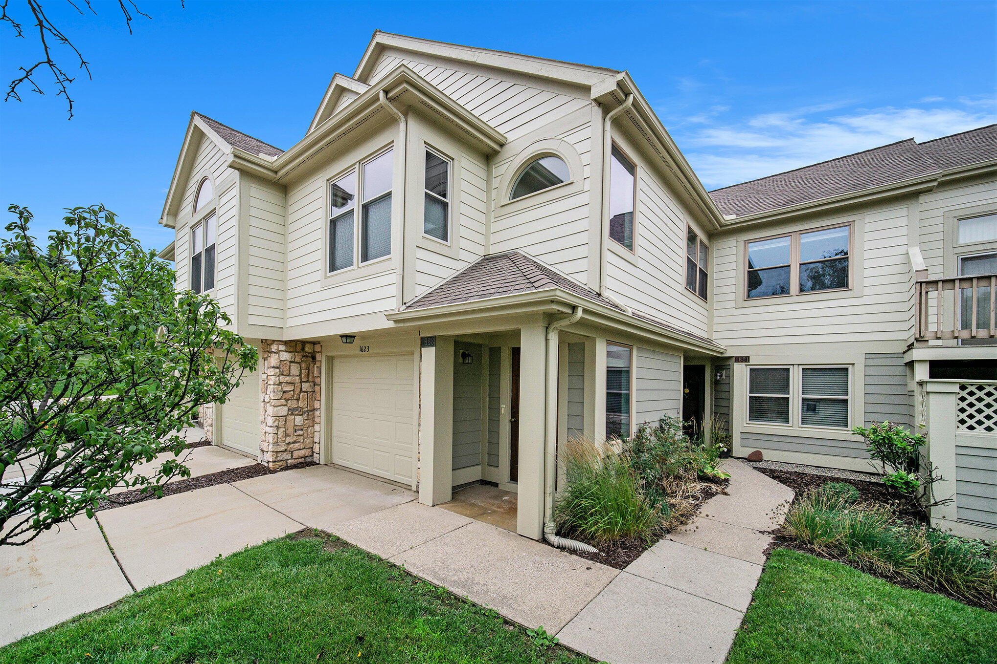 1623 Long Meadow Trail