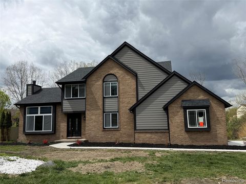 5140 Woodrun Court West Bloomfield Charter Township MI 48323