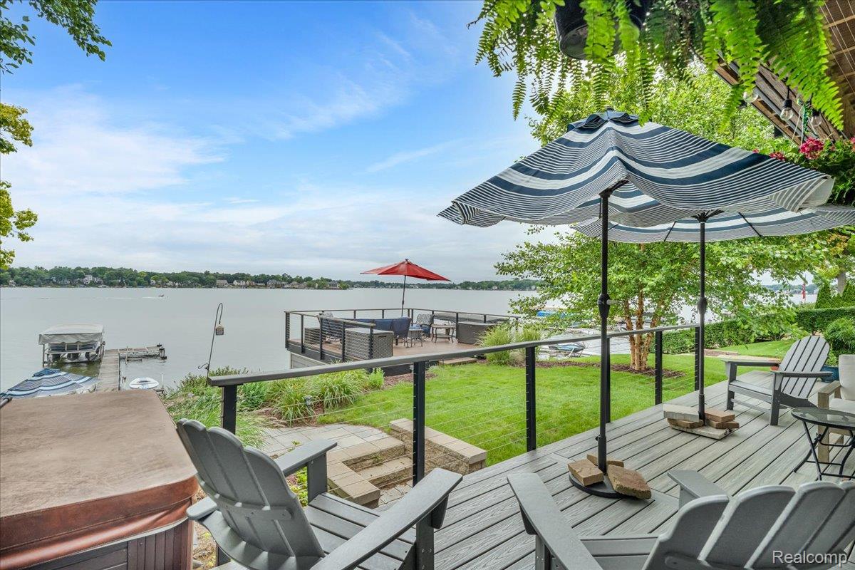 West Bloomfield Charter Township, Michigan 48324, United States, 3 Bedrooms Bedrooms, ,3 BathroomsBathrooms,Residential,Active,167223