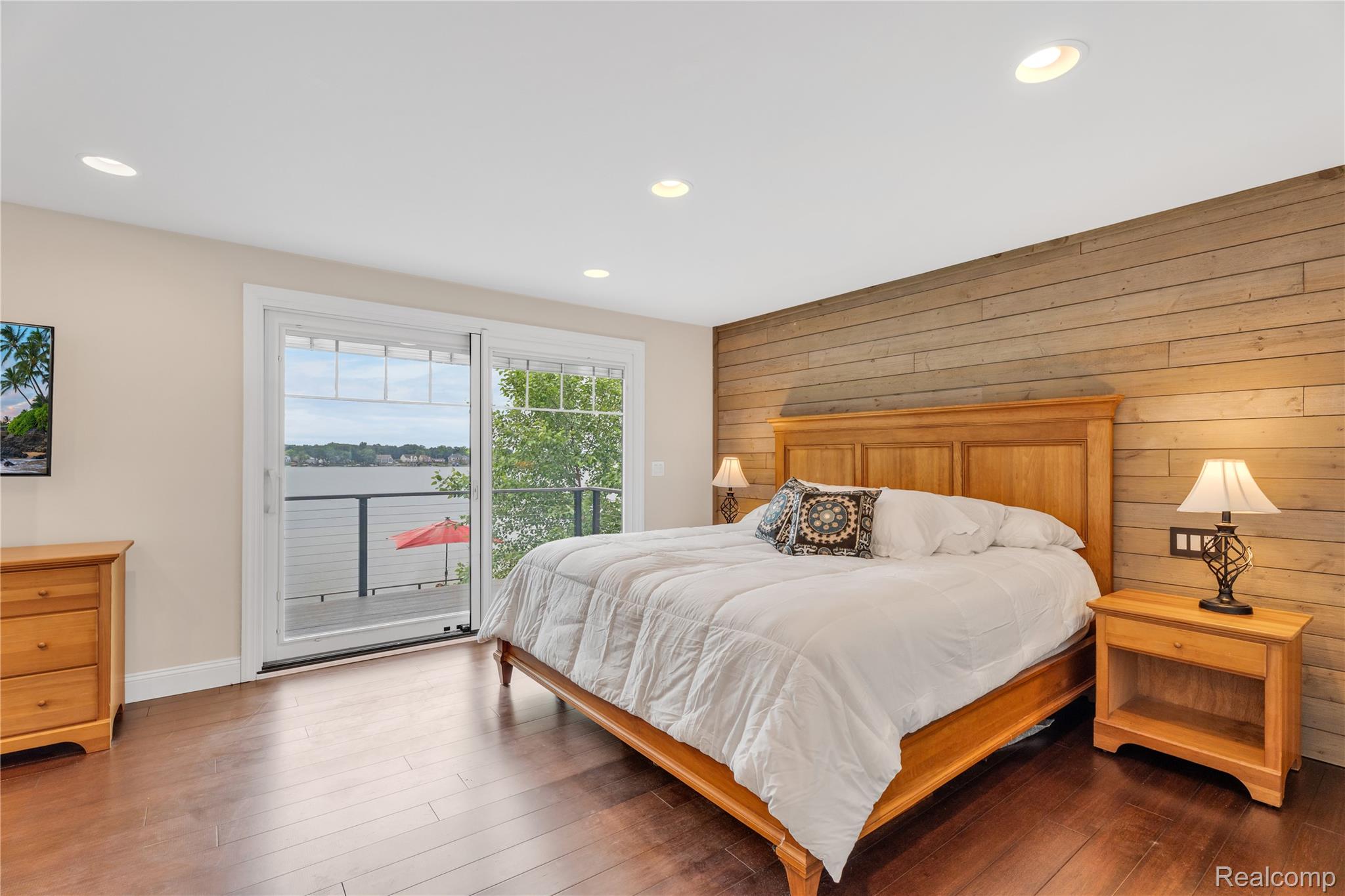 West Bloomfield Charter Township, Michigan 48324, United States, 3 Bedrooms Bedrooms, ,3 BathroomsBathrooms,Residential,Active,167223