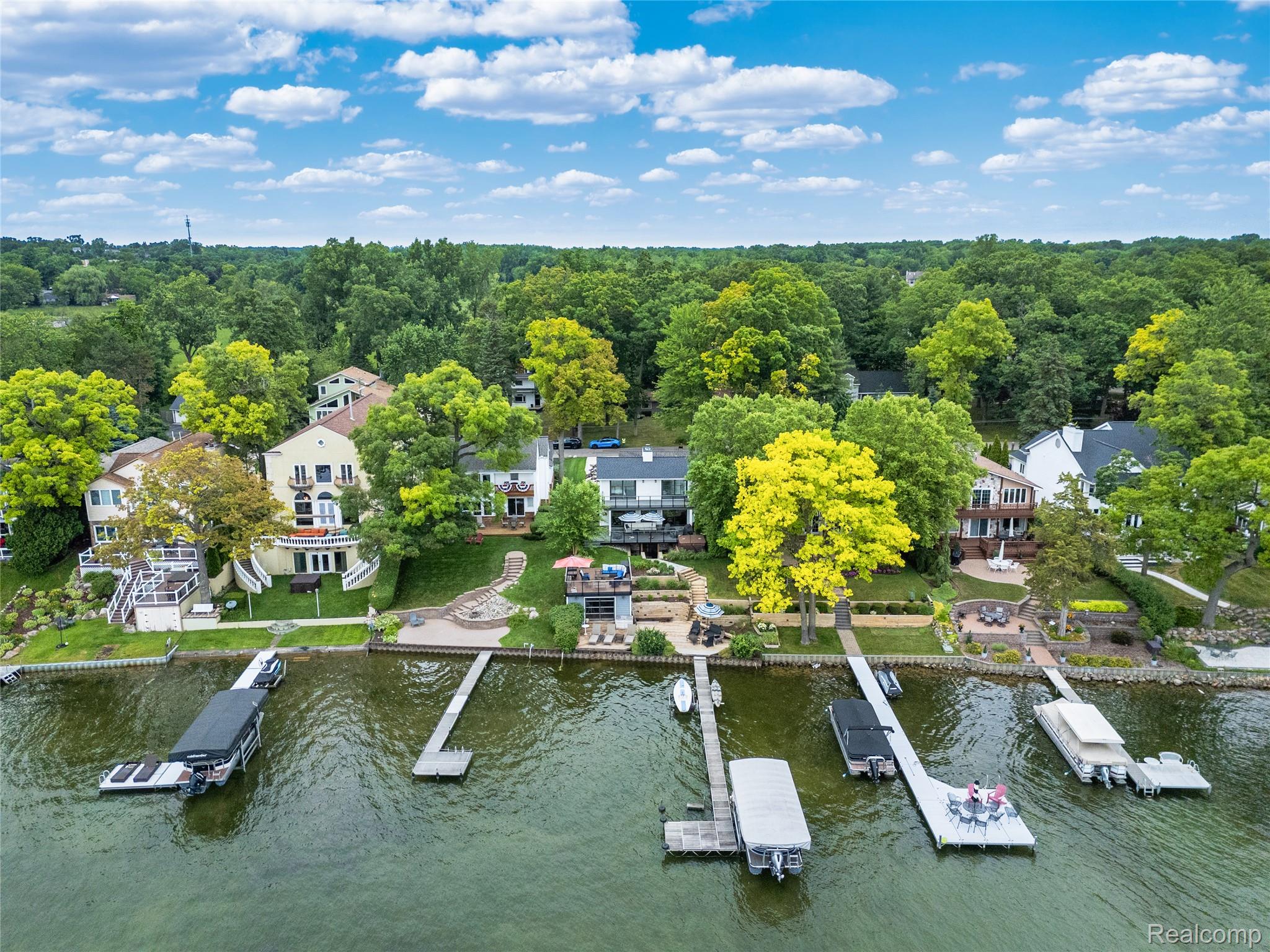 West Bloomfield Charter Township, Michigan 48324, United States, 3 Bedrooms Bedrooms, ,3 BathroomsBathrooms,Residential,Active,167223