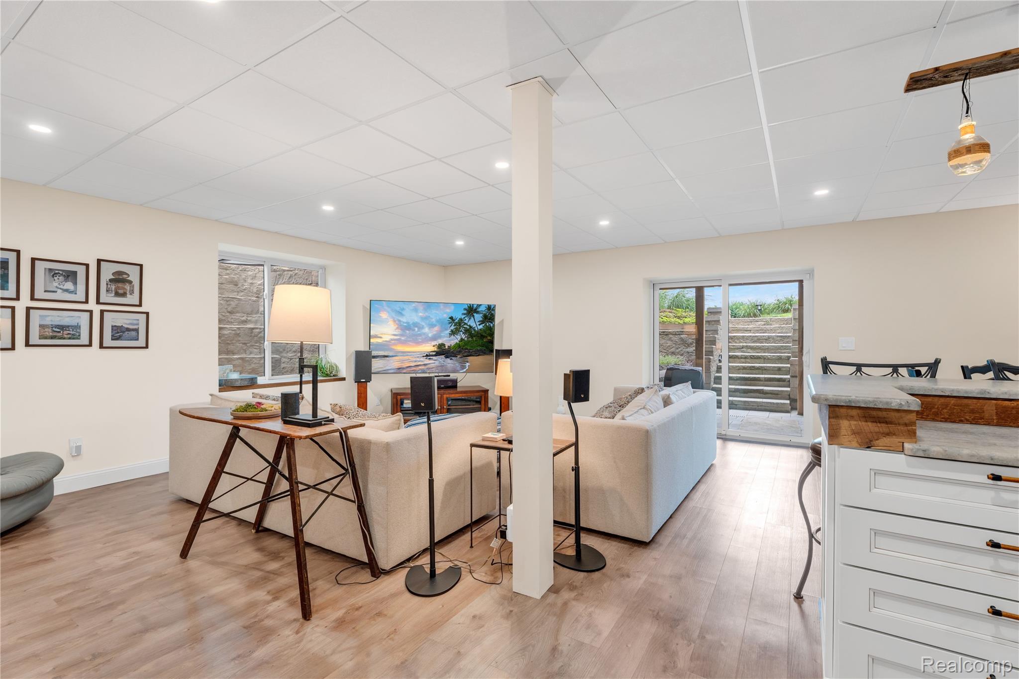 West Bloomfield Charter Township, Michigan 48324, United States, 3 Bedrooms Bedrooms, ,3 BathroomsBathrooms,Residential,Active,167223