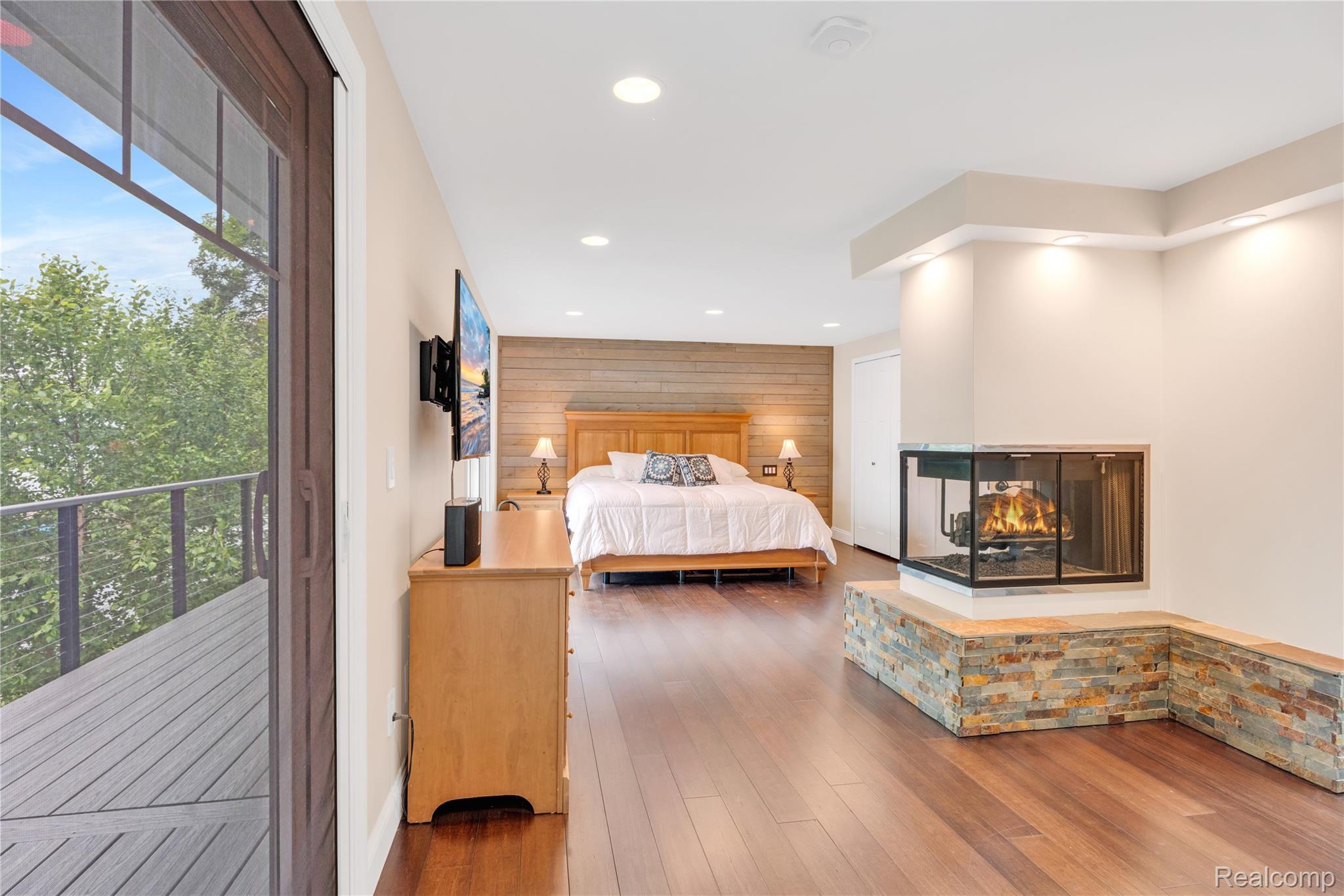 West Bloomfield Charter Township, Michigan 48324, United States, 3 Bedrooms Bedrooms, ,3 BathroomsBathrooms,Residential,Active,167223