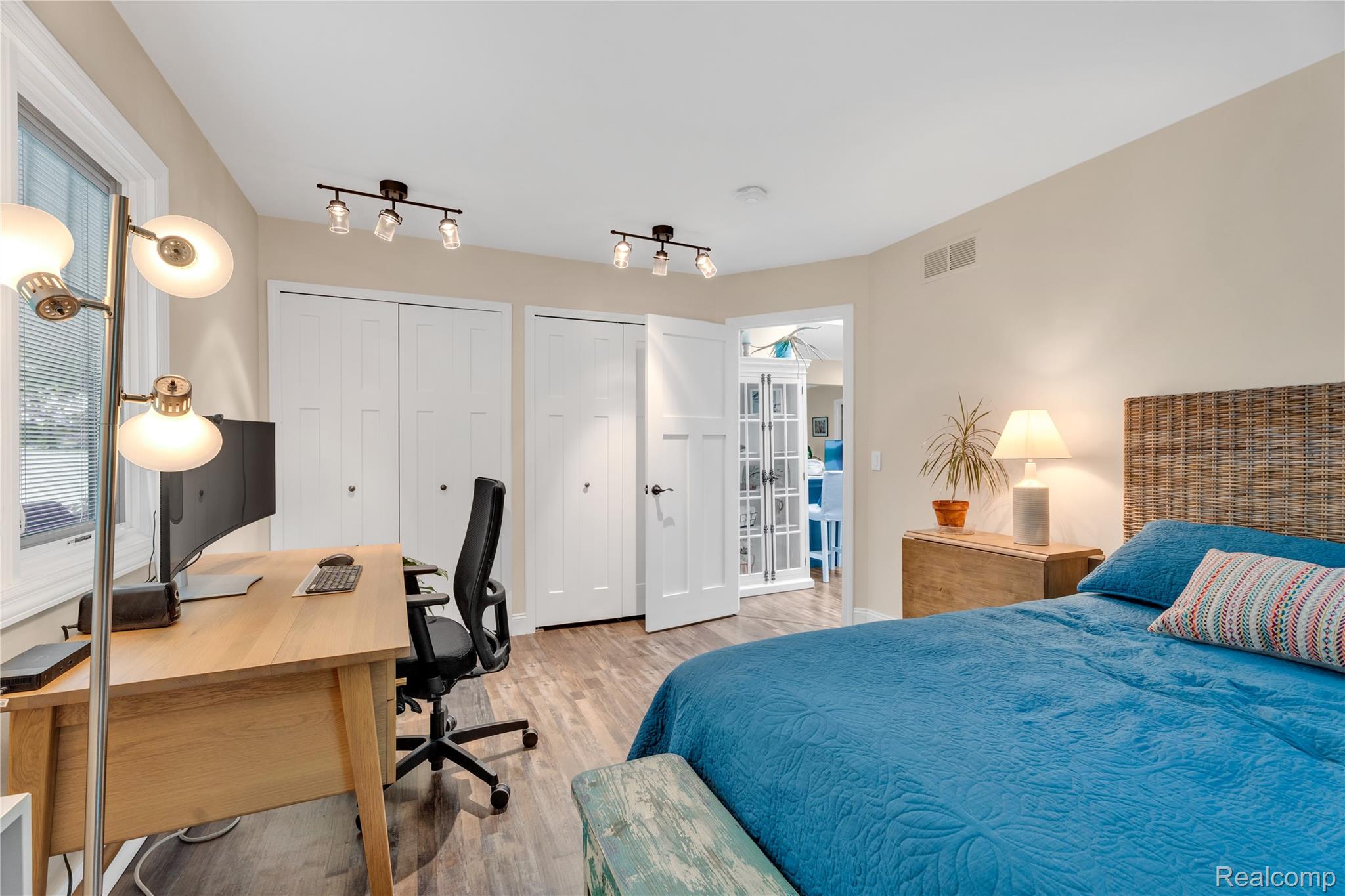 West Bloomfield Charter Township, Michigan 48324, United States, 3 Bedrooms Bedrooms, ,3 BathroomsBathrooms,Residential,Active,167223