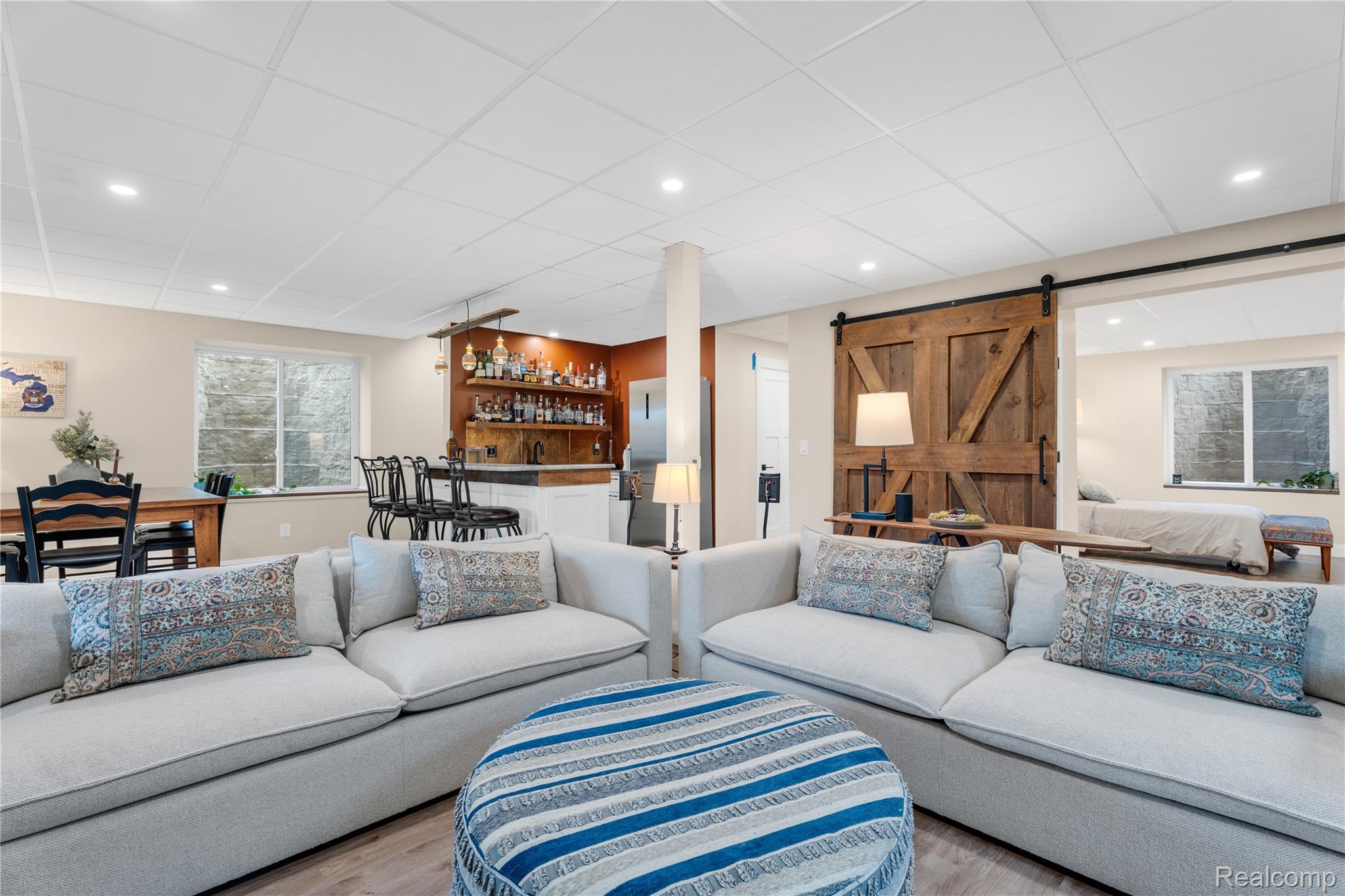 West Bloomfield Charter Township, Michigan 48324, United States, 3 Bedrooms Bedrooms, ,3 BathroomsBathrooms,Residential,Active,167223