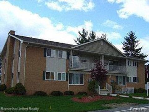 6194 Richards Drive Green Oak Township MI 48116