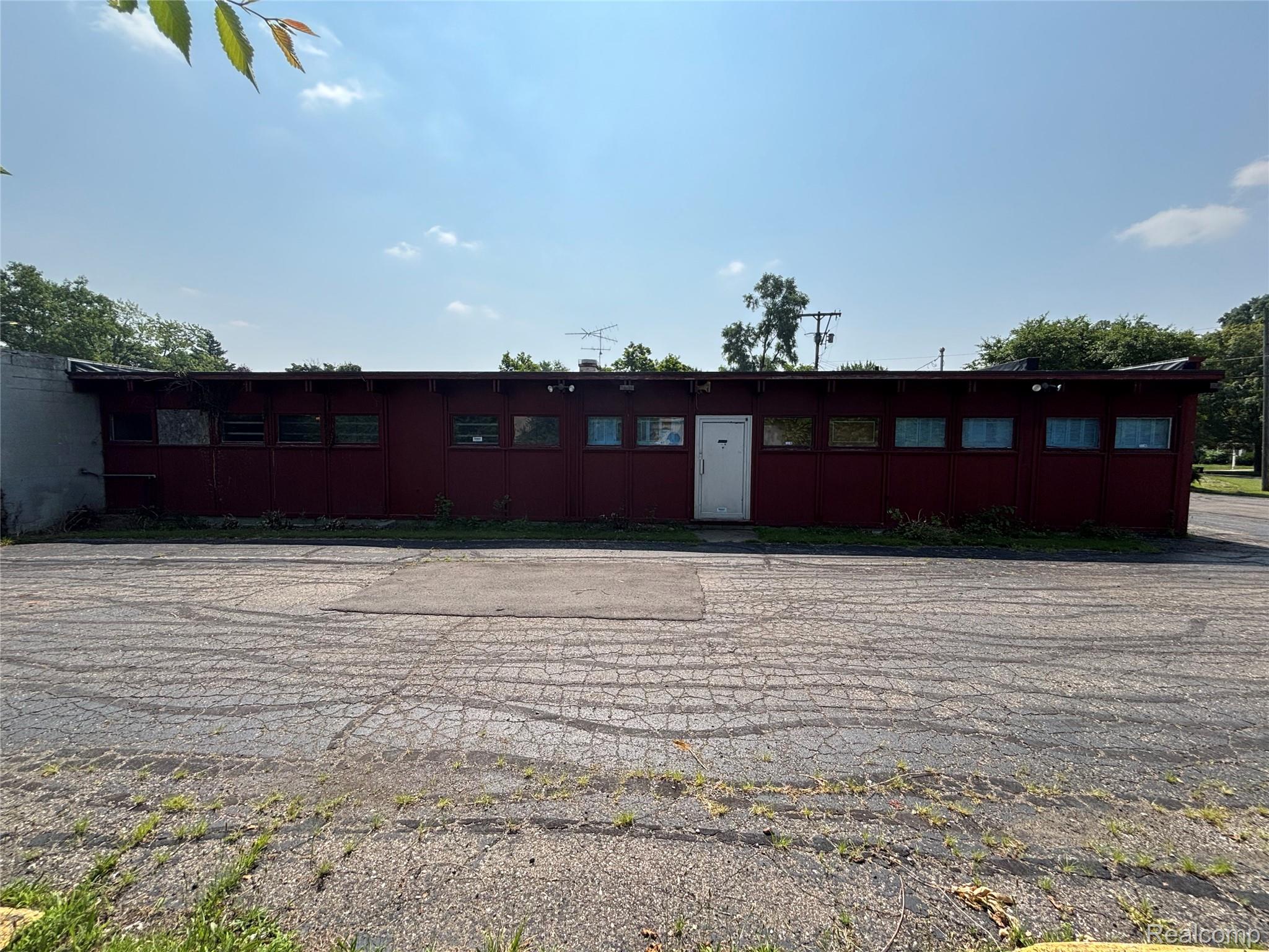 2429 Welch Boulevard