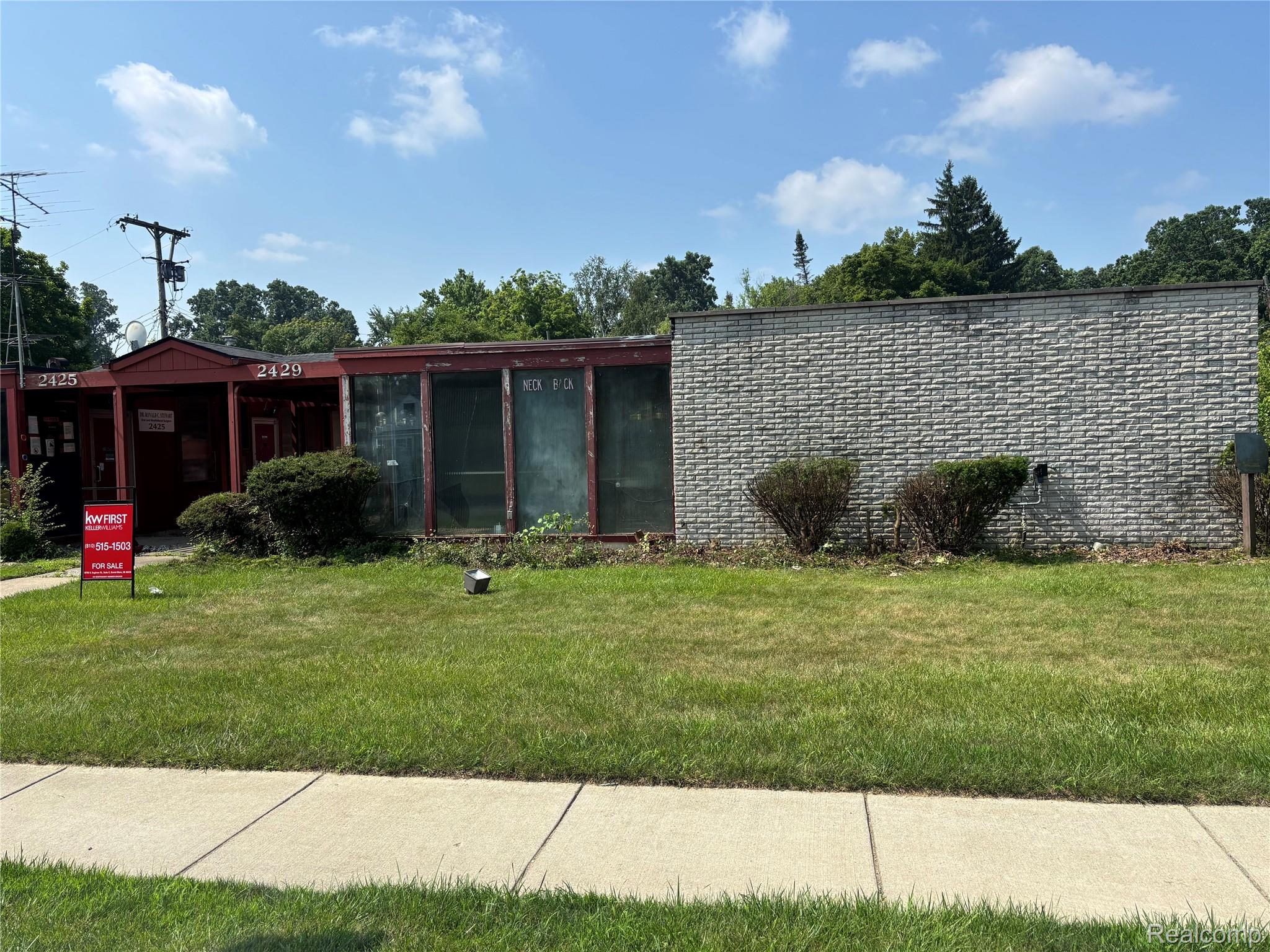 2429 Welch Boulevard