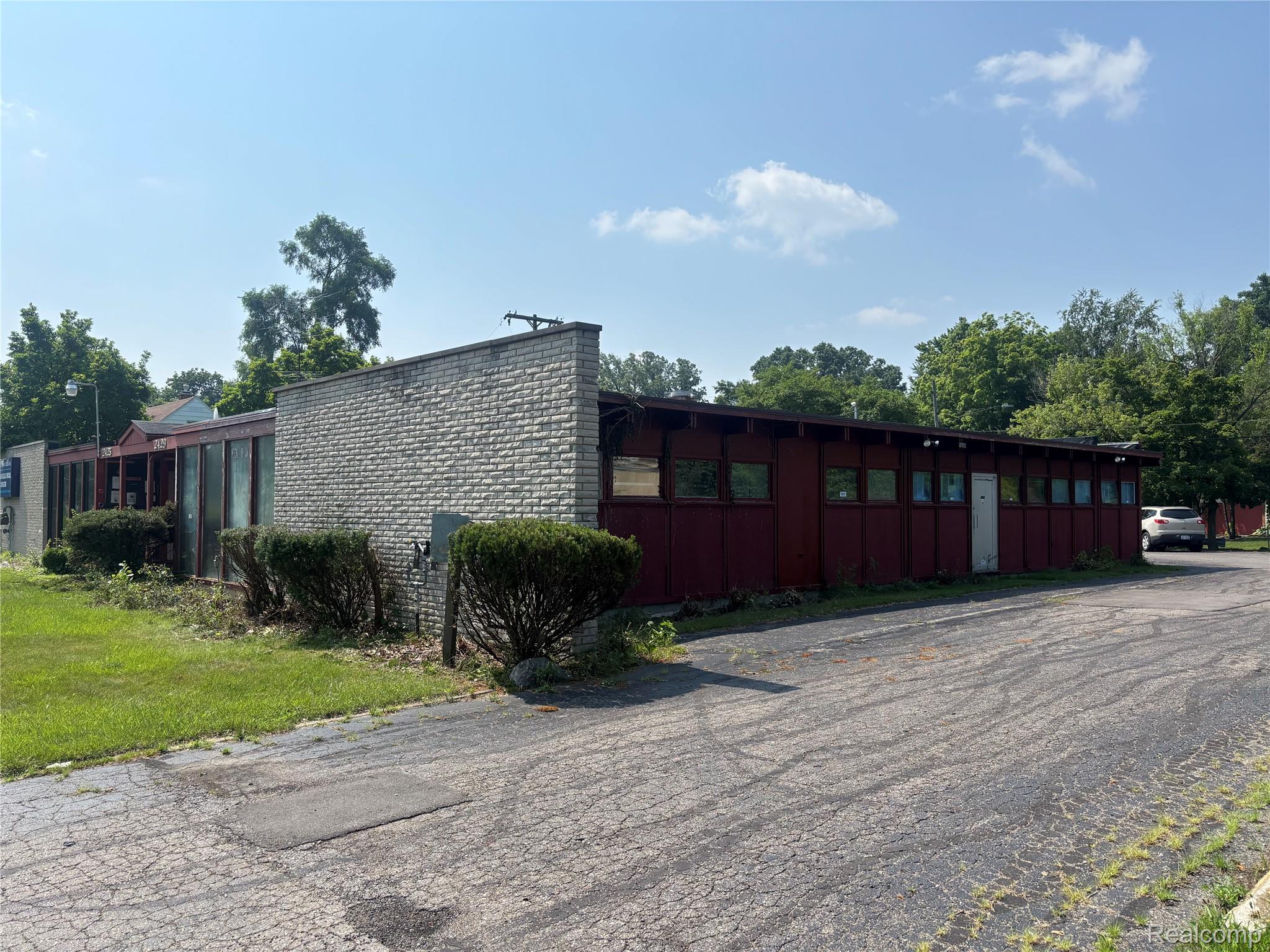 2429 Welch Boulevard
