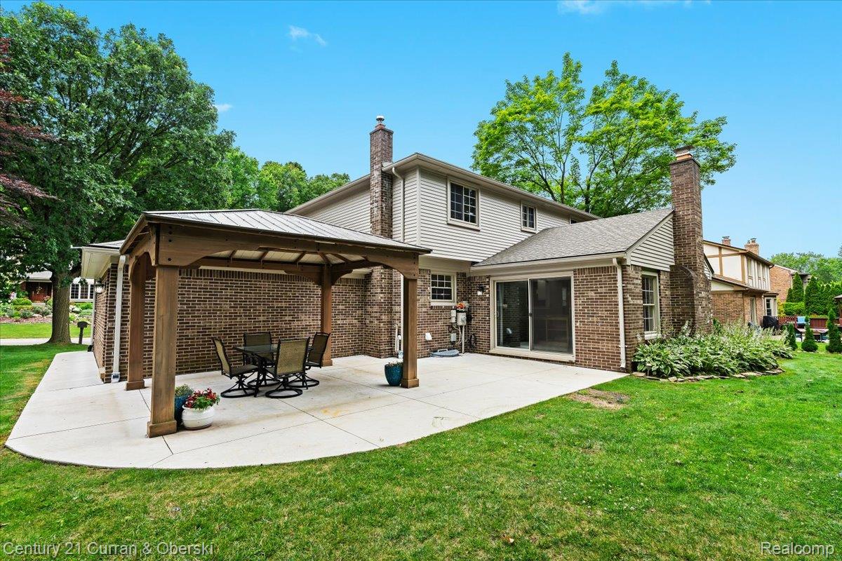 42369 Crestview Circle