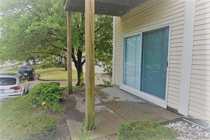 816 BLOOMFIELD VILLAGE Boulevard A