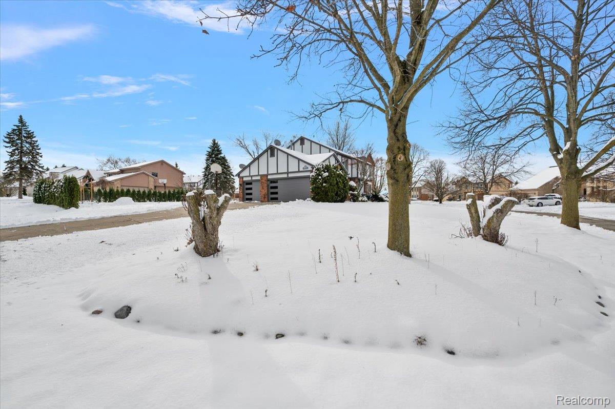 38275 Fleetwood Drive