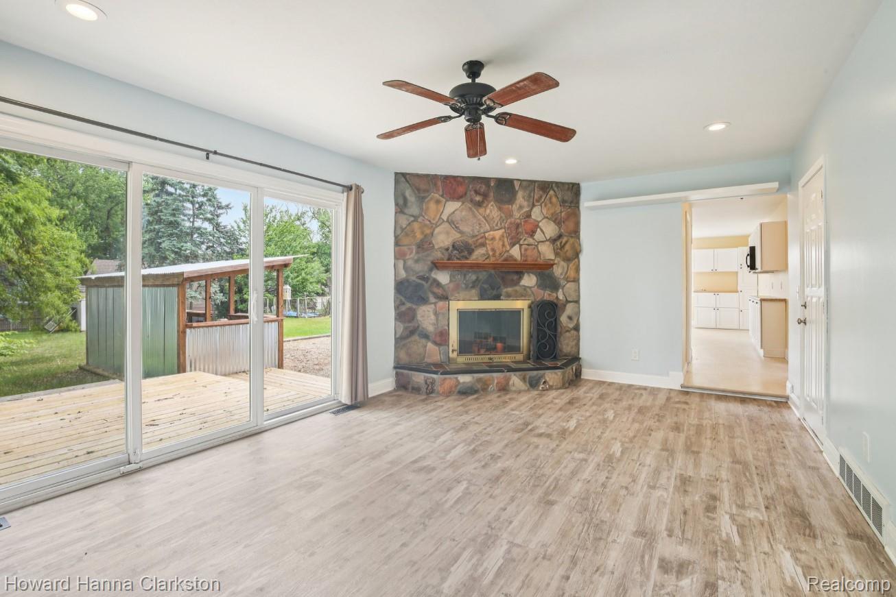 8826 Cooley Lake Road