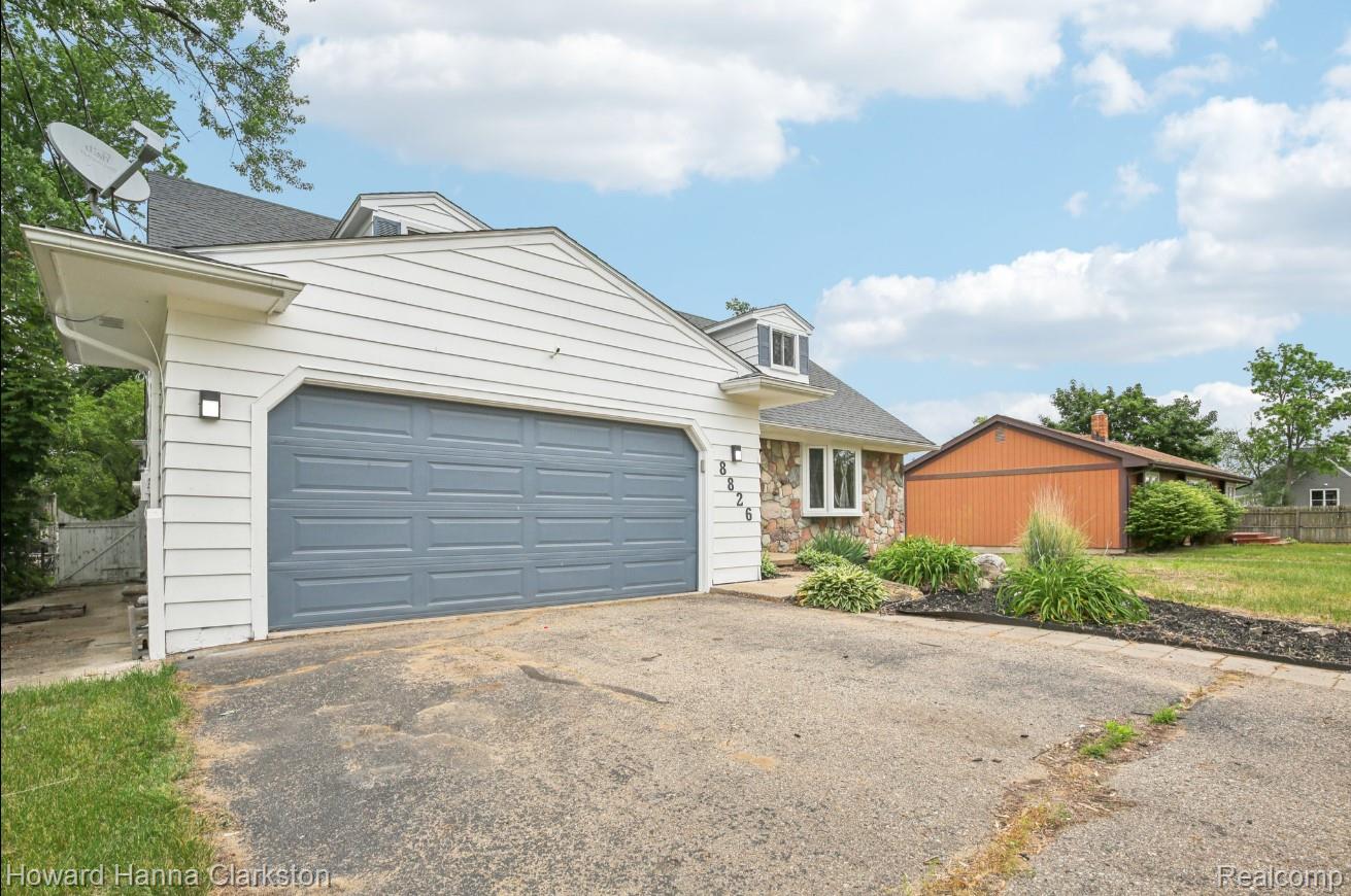 8826 Cooley Lake Road