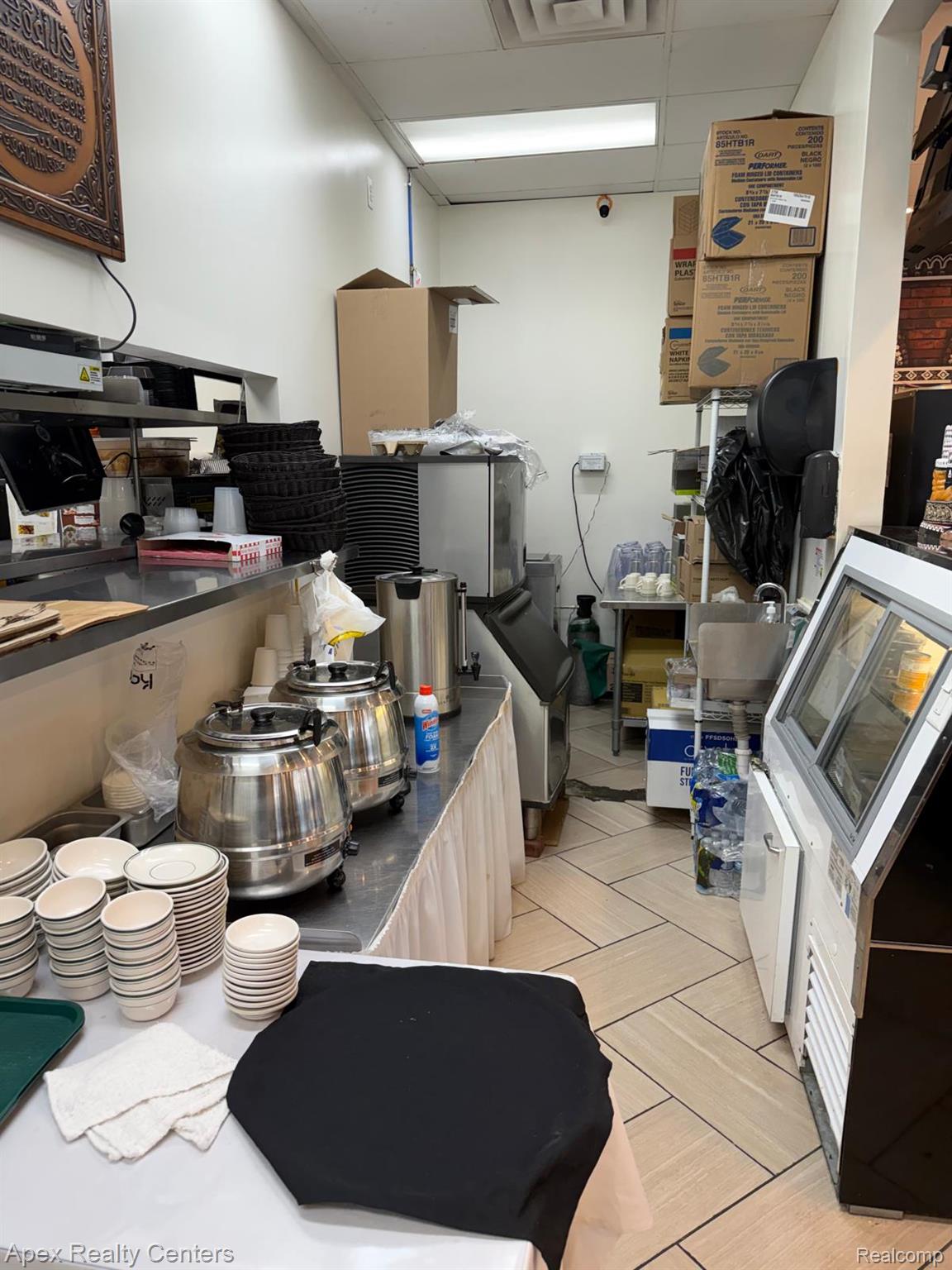 7209 N Canton Center