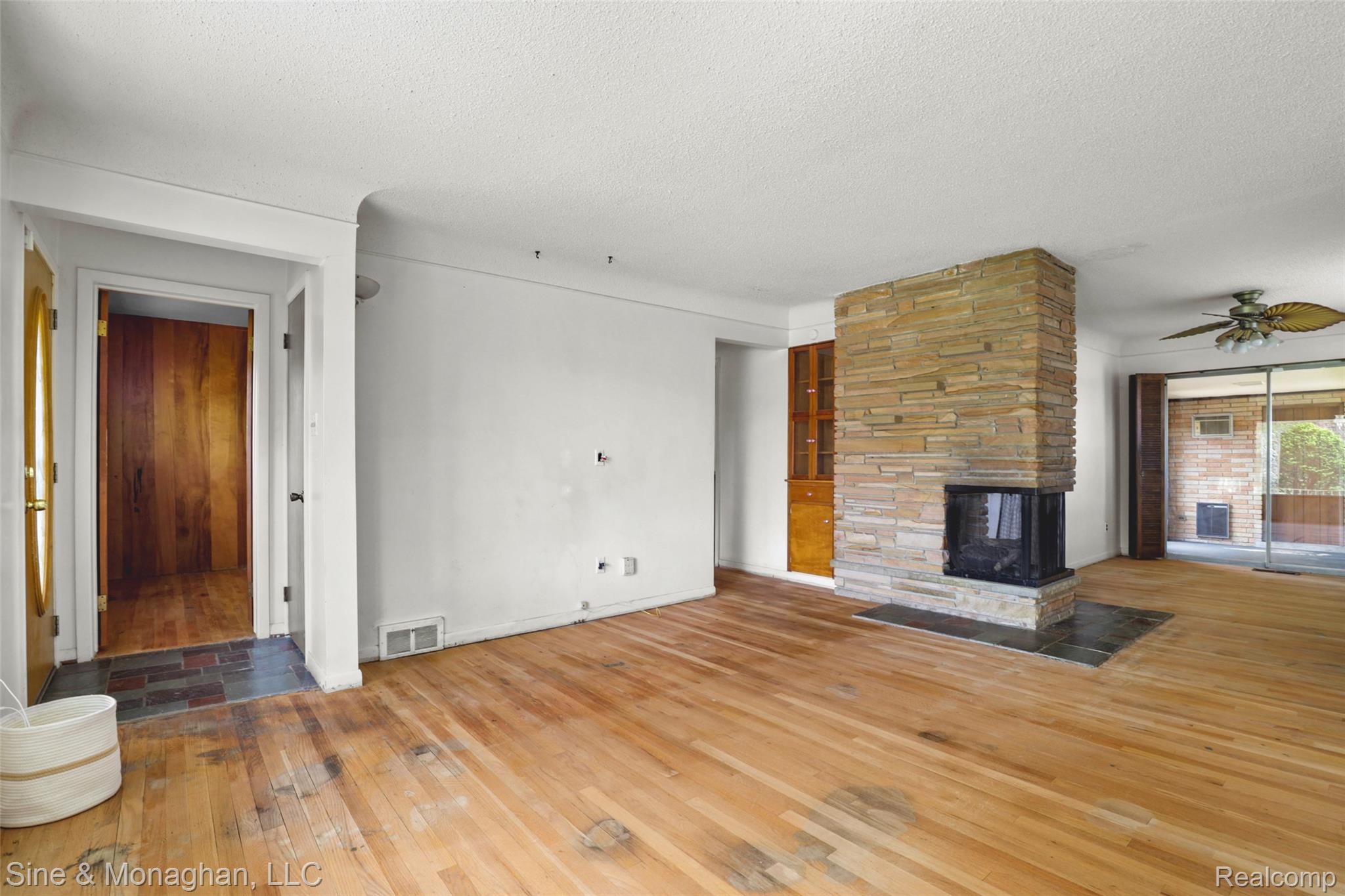 14302 Winston Avenue