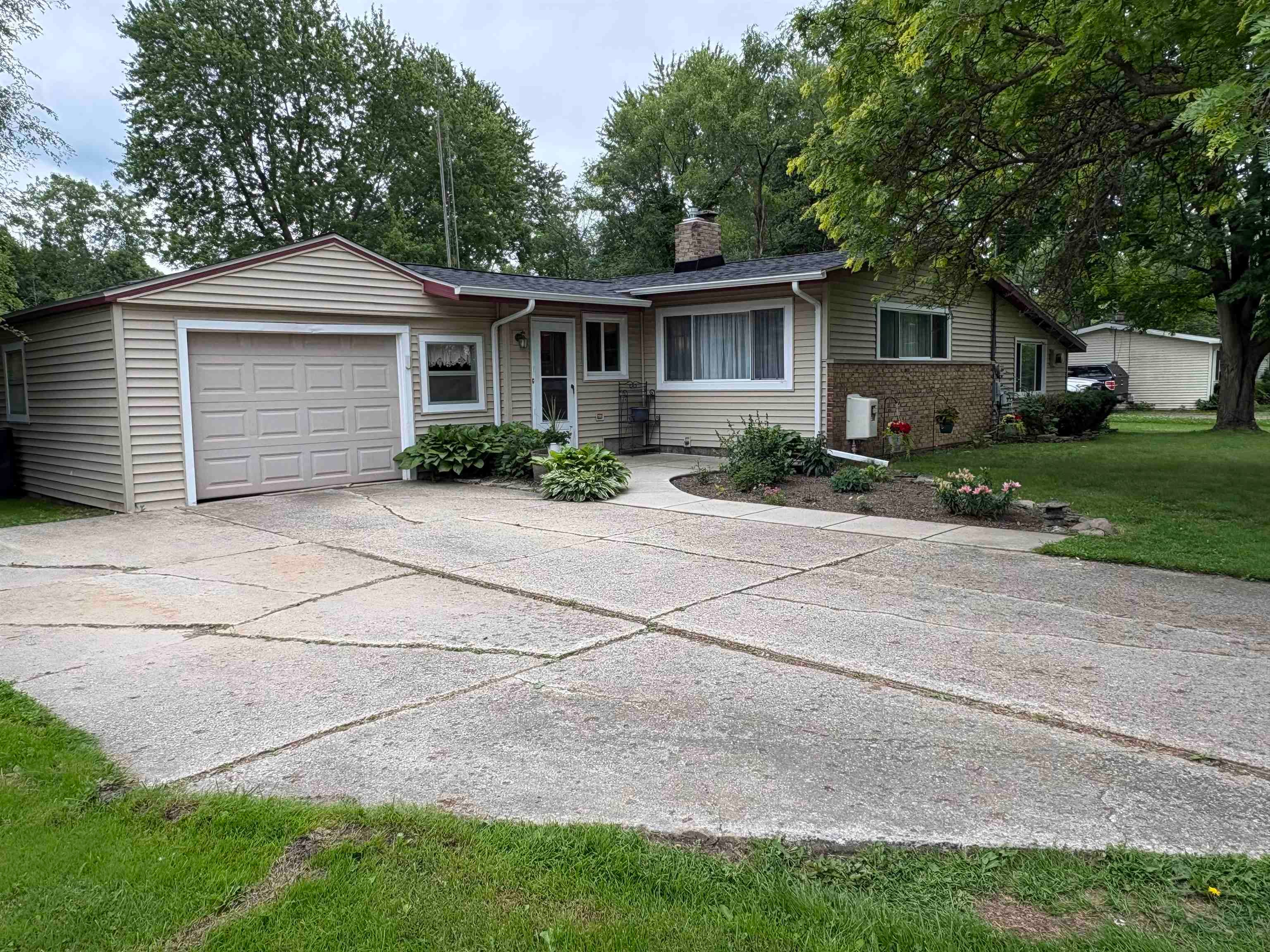 8104 Webster Road