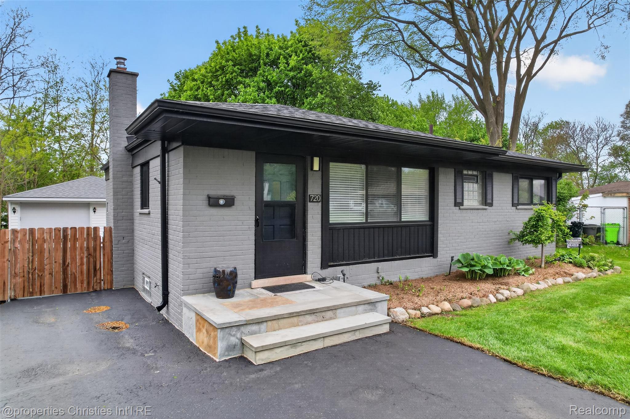 720 Manordale Court