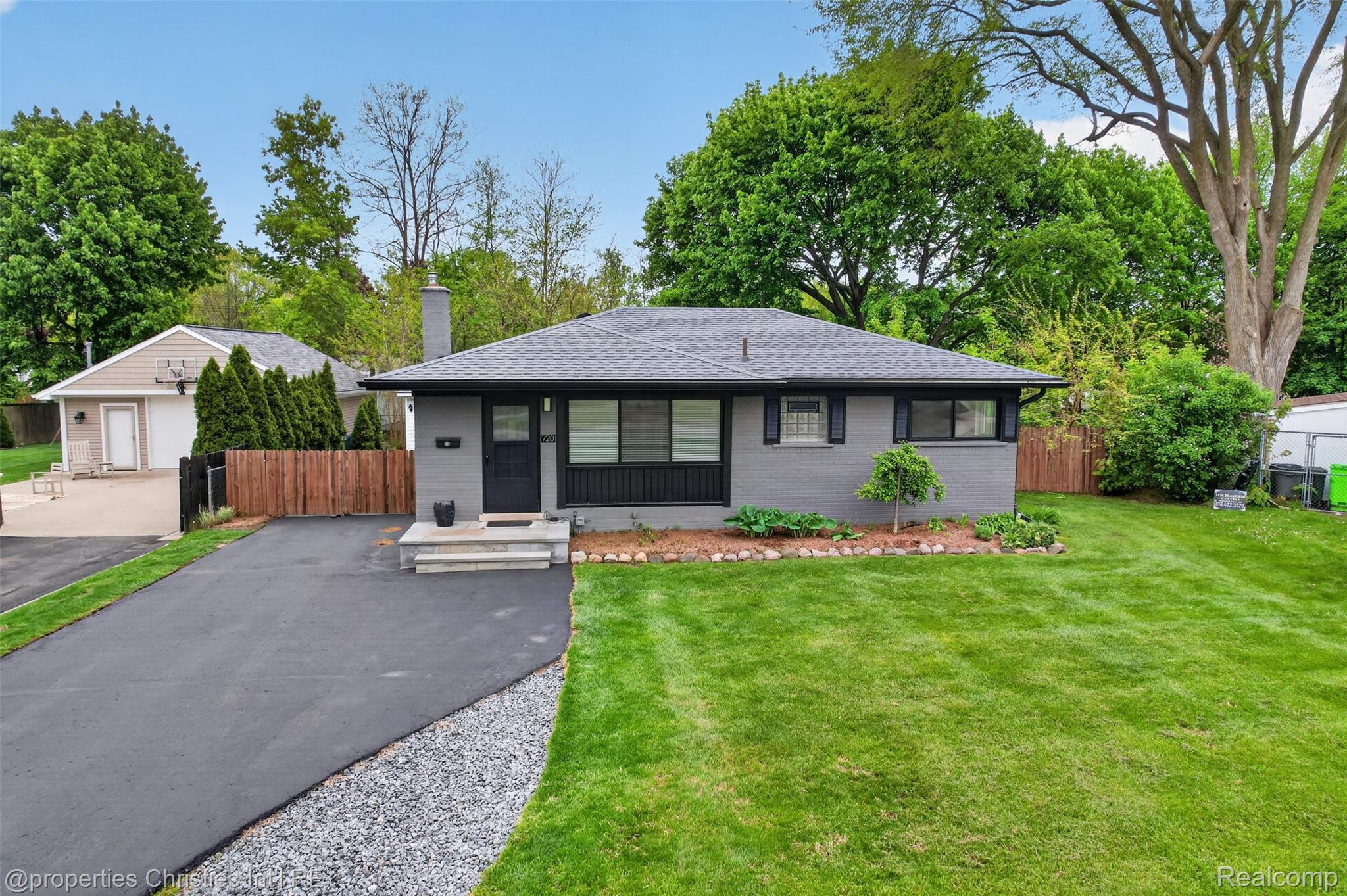 720 Manordale Court