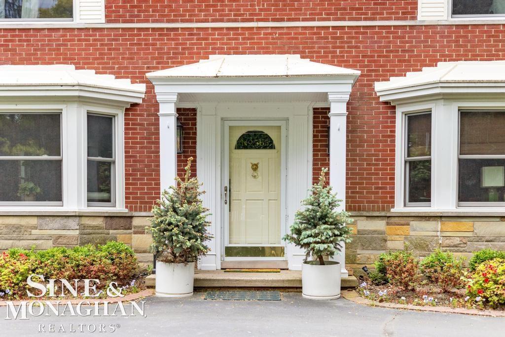 565 Lochmoor Boulevard