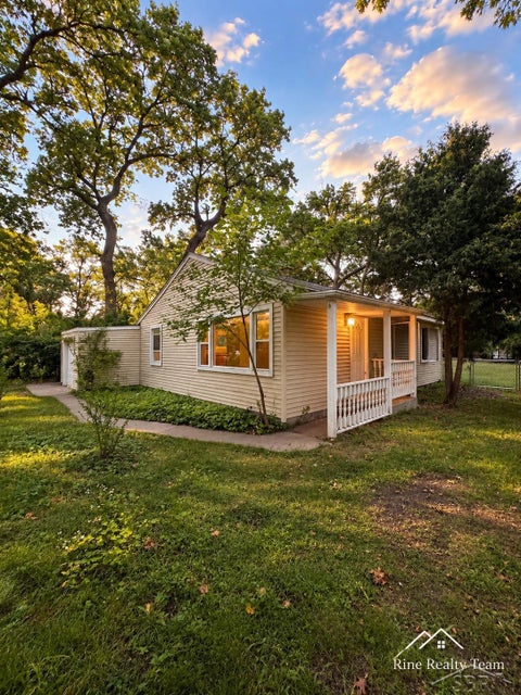 Photo of 1480 Linden Drive, Muskegon City, MI 49445 (MLS # 61050220947)