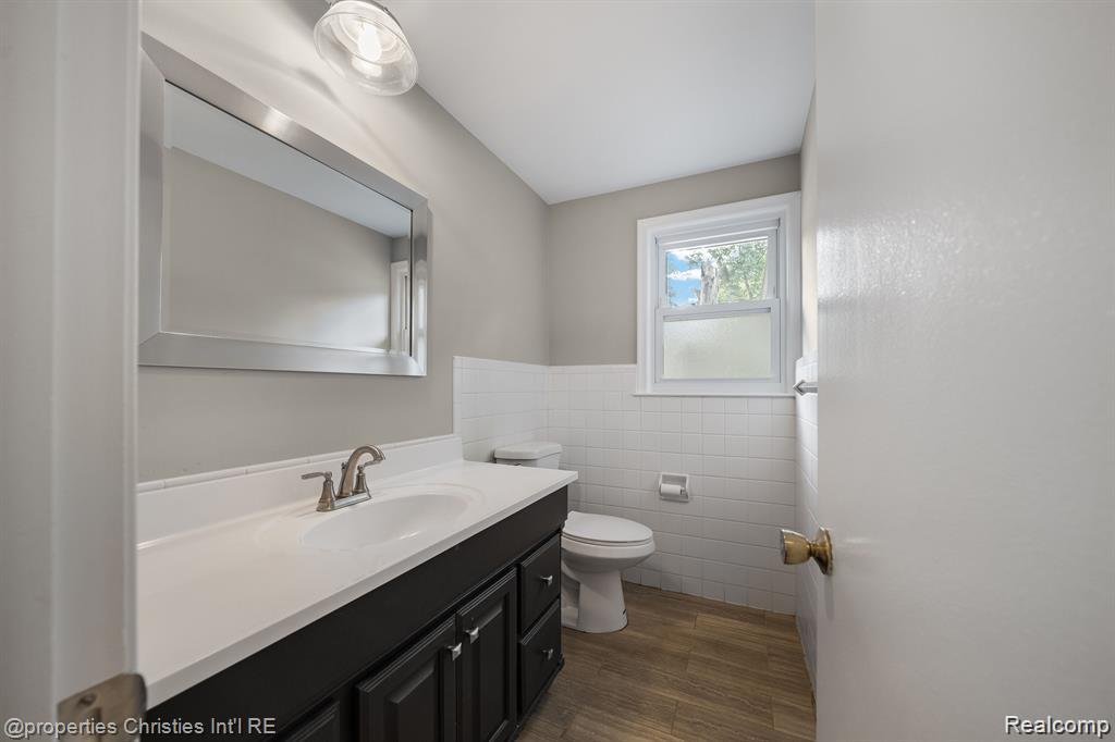 Rochester Hills City, Michigan 48309, United States, 3 Bedrooms Bedrooms, ,2 BathroomsBathrooms,Residential,Active,218874