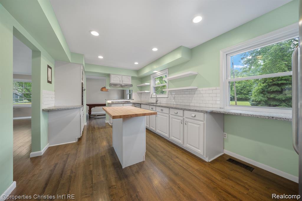 Rochester Hills City, Michigan 48309, United States, 3 Bedrooms Bedrooms, ,2 BathroomsBathrooms,Residential,Active,218874