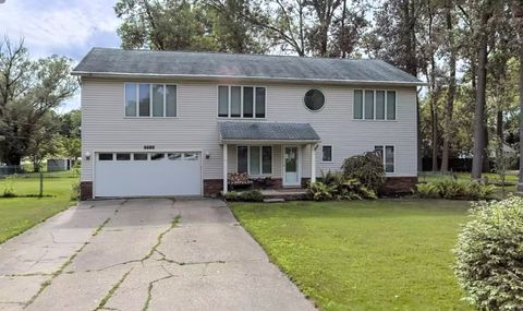 2498 SUNSET TERRACE Lane West Bloomfield Charter Township Oakland MI 48324