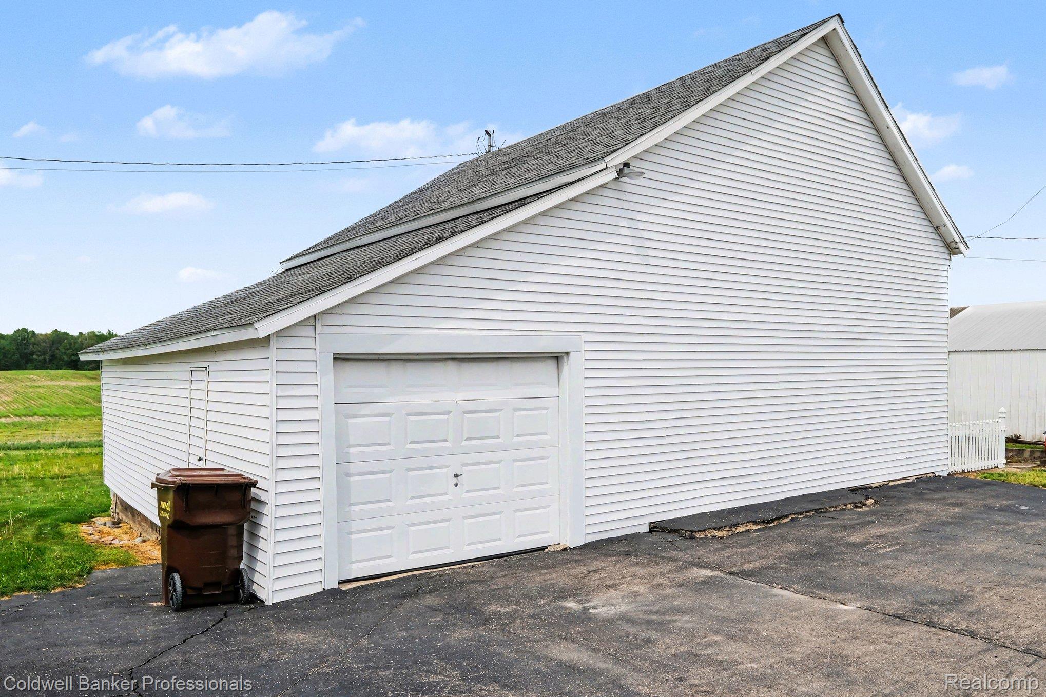3105 E Dodge Road