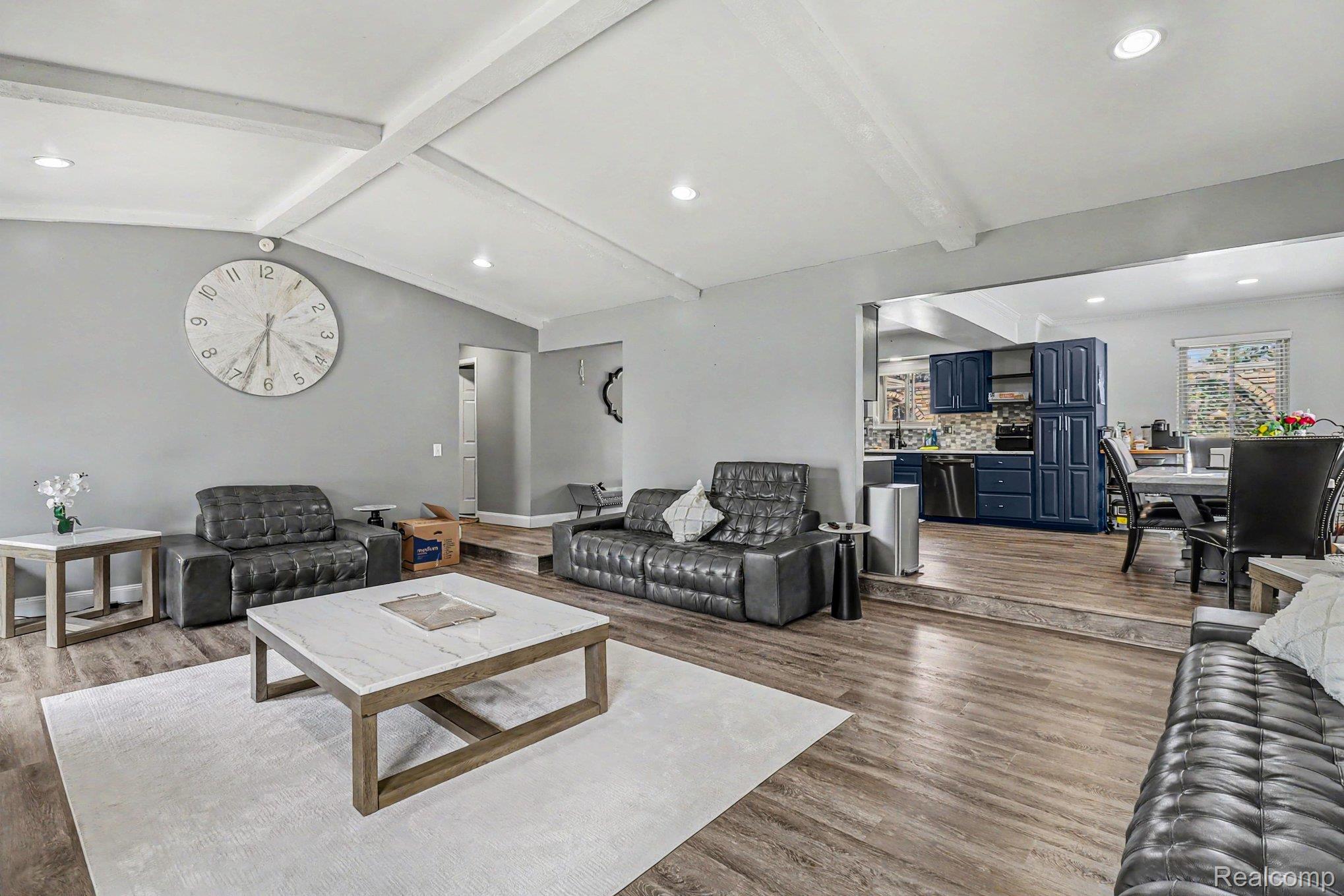 11422 Common Road