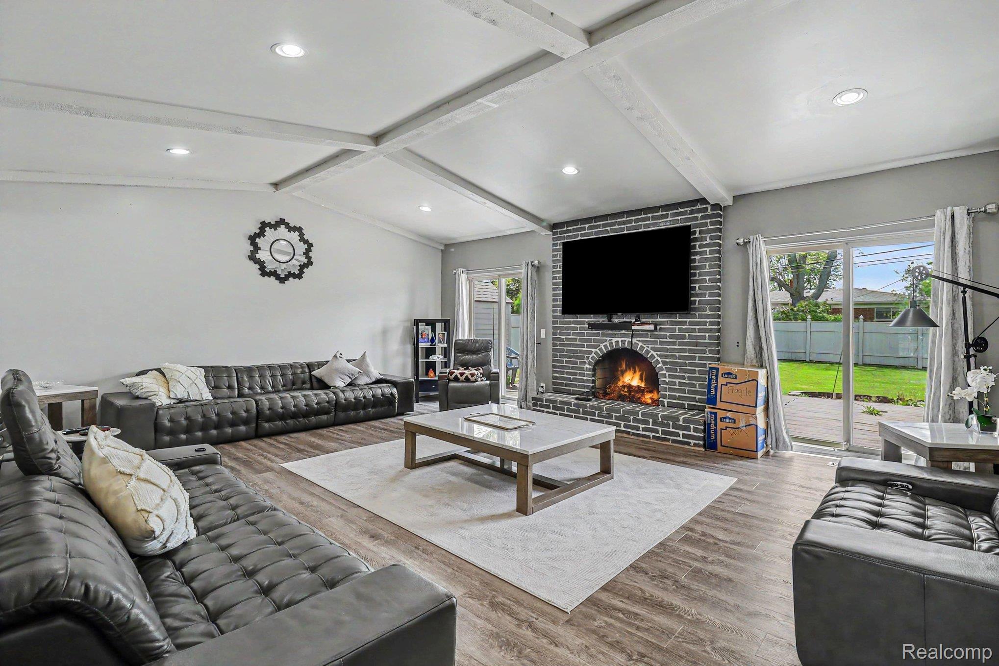 11422 Common Road