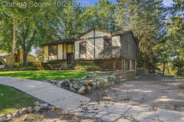 815 UNION ST, MILFORD, MI 48381 - Image 3ca1cae8a13ea010e9796f5b282c9cb5/1674154418