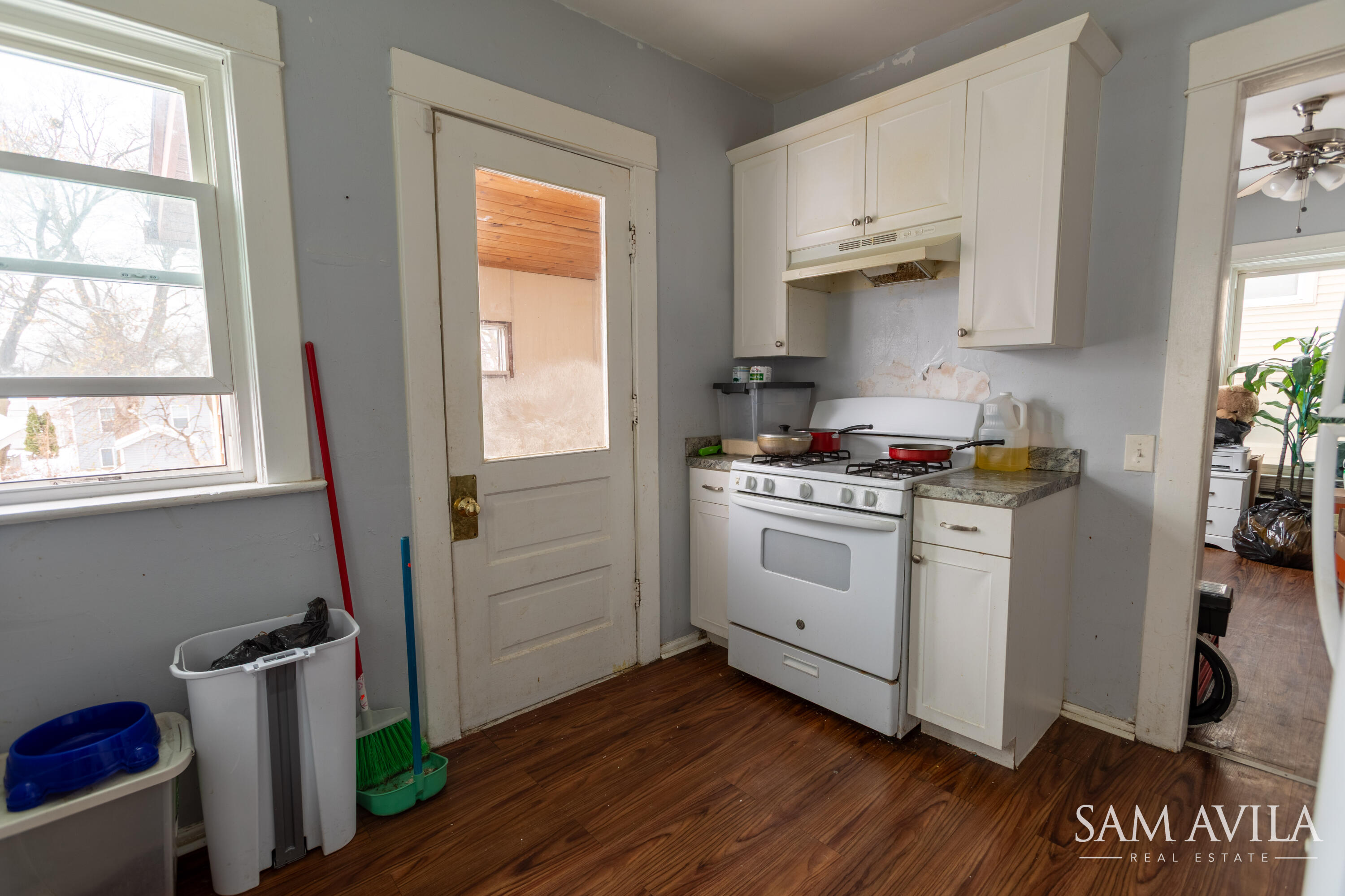 452 Howard Street SE