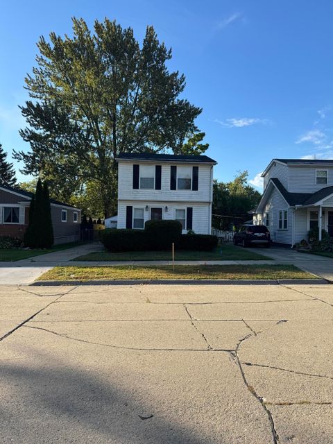 253 Massoit Street Clawson City MI 48017