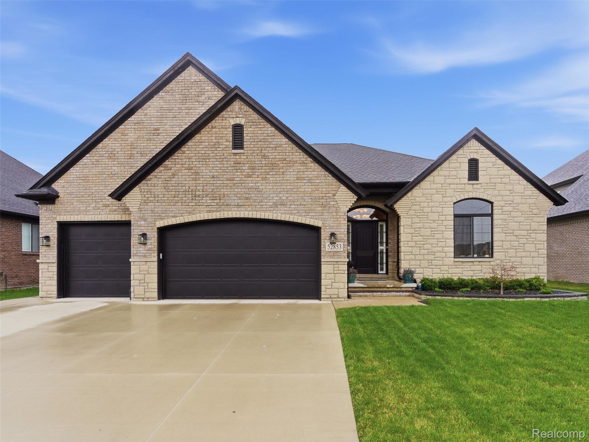 52853 Crimson Drive