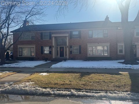 19648 Fleetwood Drive Harper Woods City MI 48225