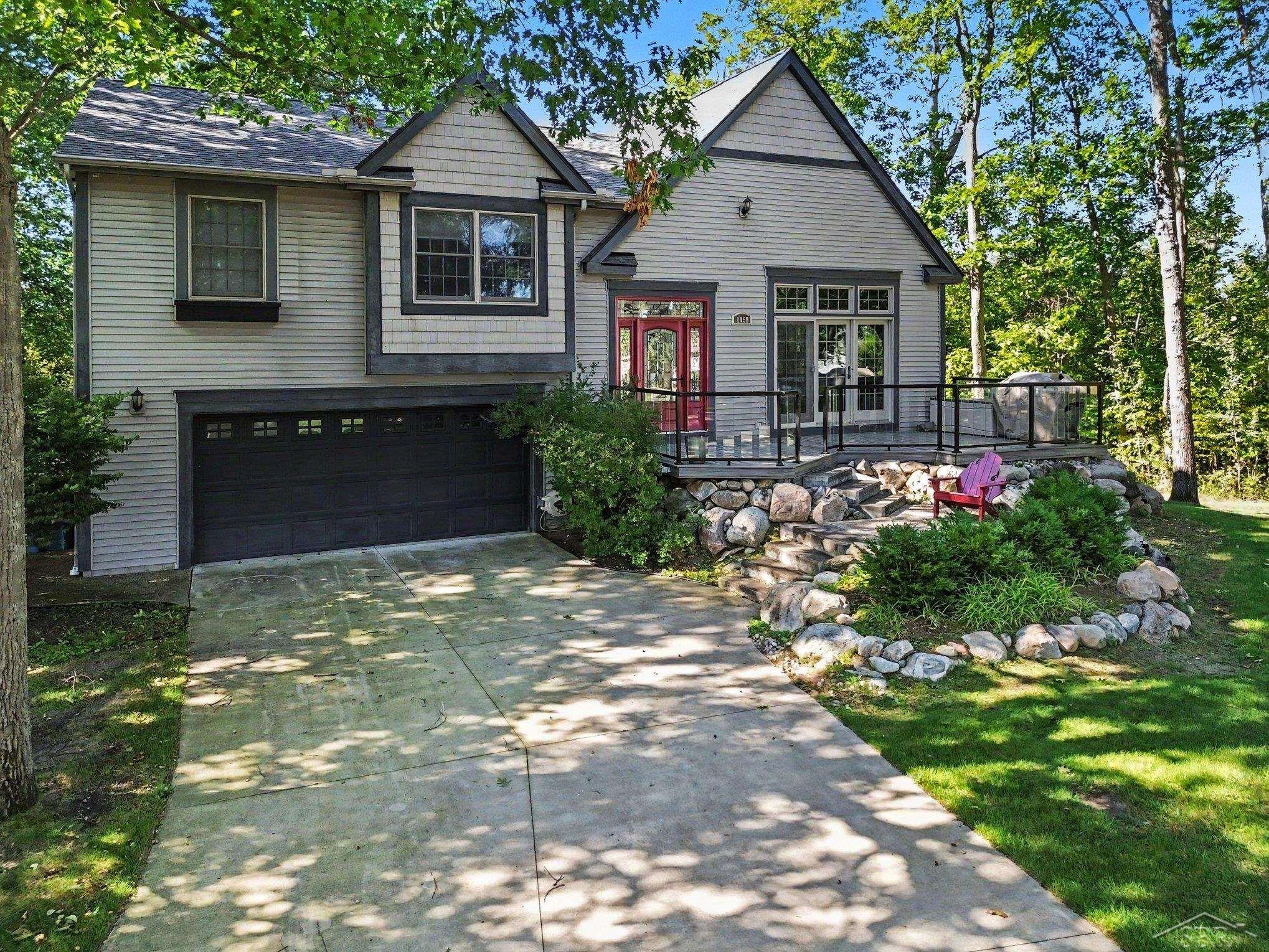 1059 Cove Court